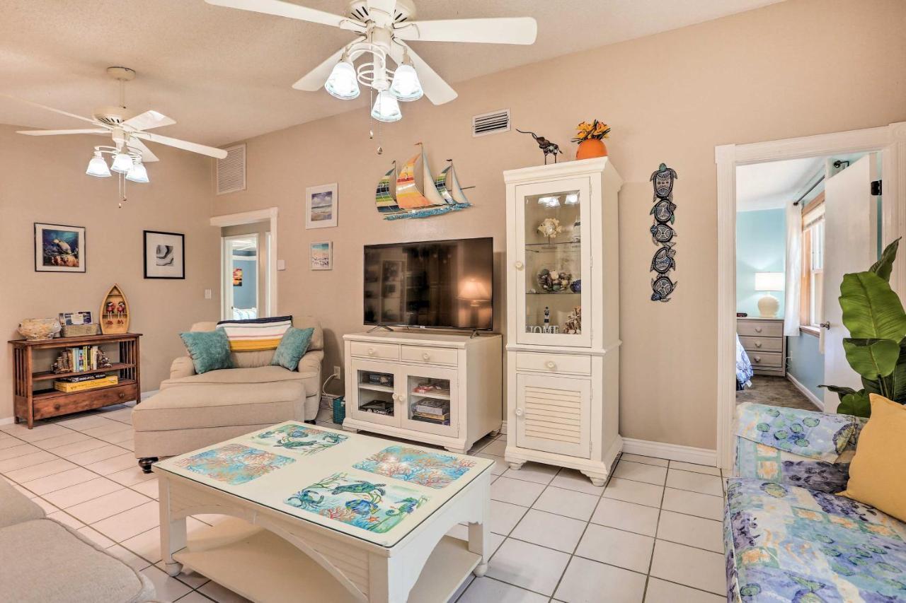 Colorful Cape Coral Retreat With Screened Lanai! Bagian luar foto